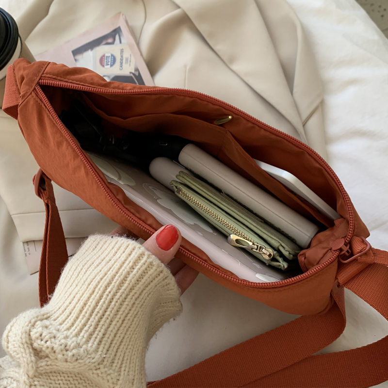 small shoulder tote bag