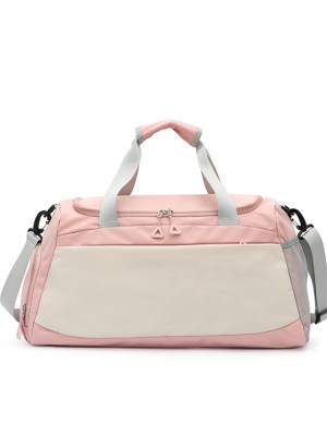 what to carry in a gym bag for a woman